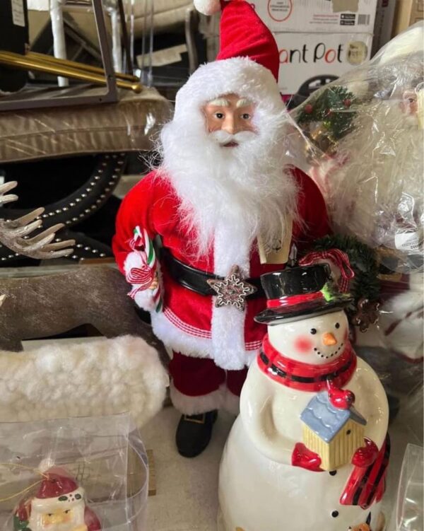 Buy Santa figurines pallet wholesale