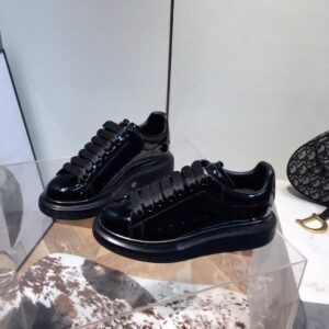 Alexander McQueen Sneakers Wholesale – Authentic Shoe Pallets