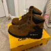 Amazing Carhartt boots liquidation pallet - Pallet Liquidation Loads