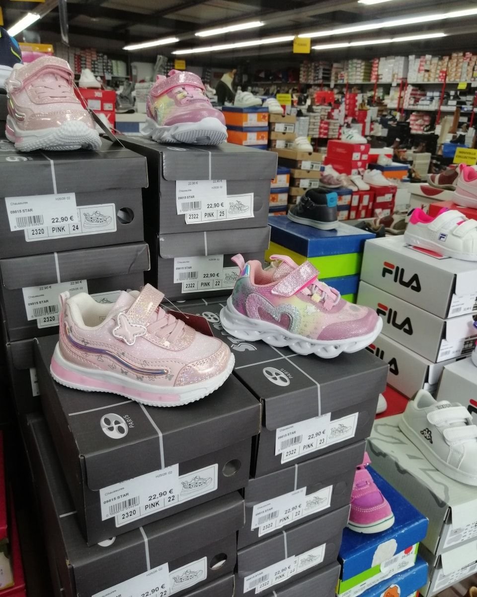 Awesome Children Shoe Pallets for sale - Pallet Liquidation Loads