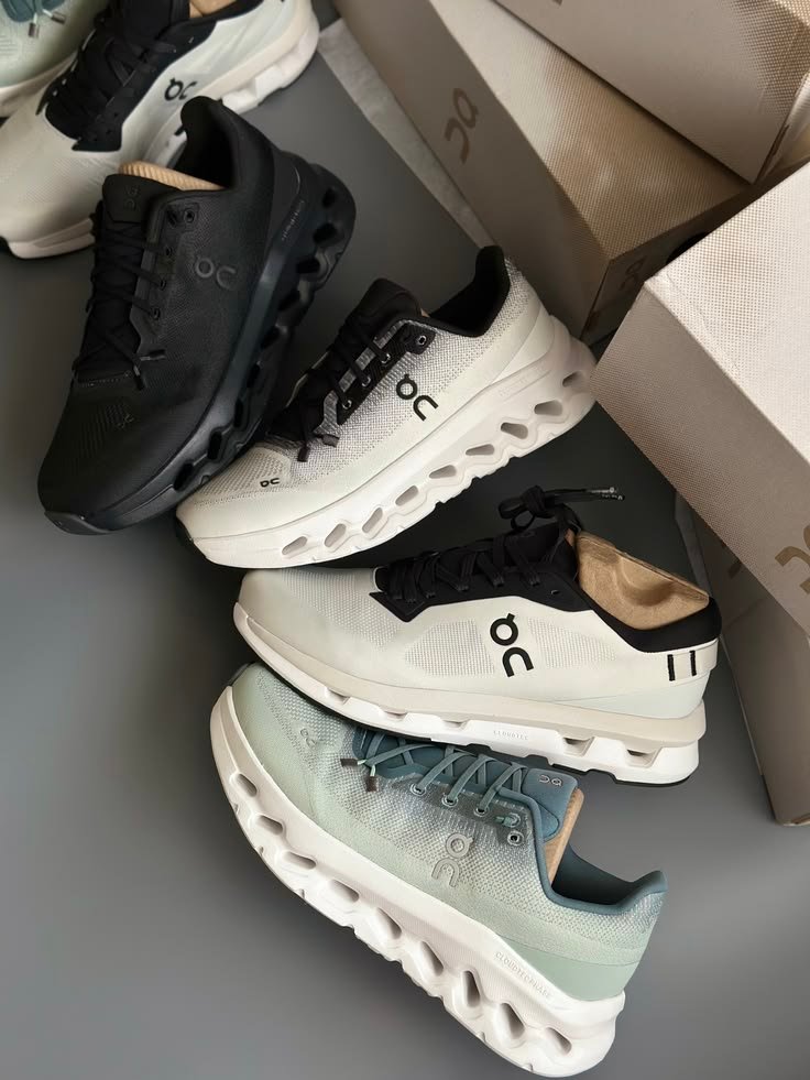 wholesale on cloud shoes pallets