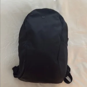 Lululemon Backpack Pallets | 100-Piece Wholesale Backpacks