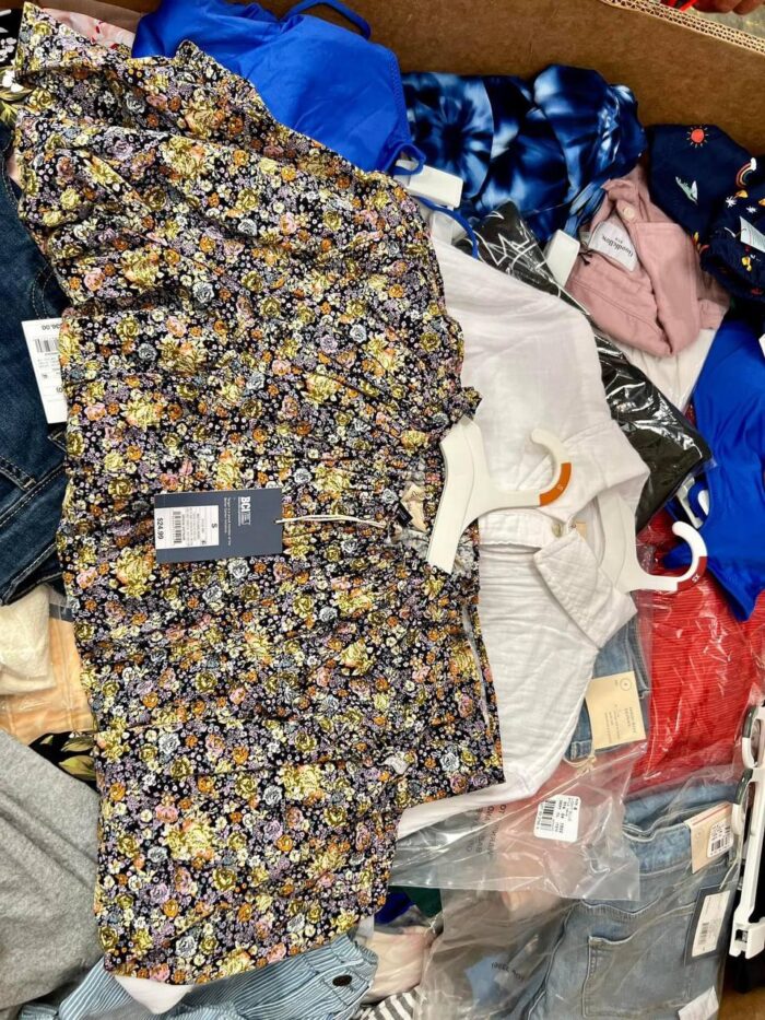 Wholesale Macy’s Women’s Clothing Pallets | Brand New & Clearance Apparel